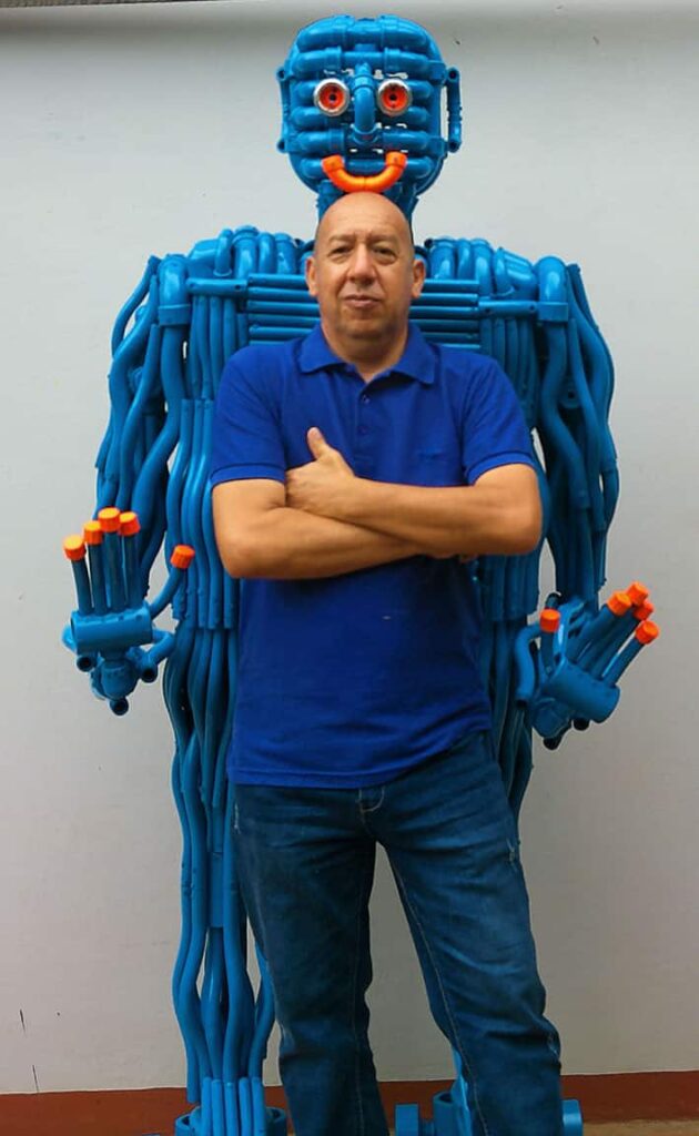 EL HOMBRE AZUL , THE BLUE MAN BY MIGUEL MUÑOZ MARTINEZ PINTOR Y ESCULTOR